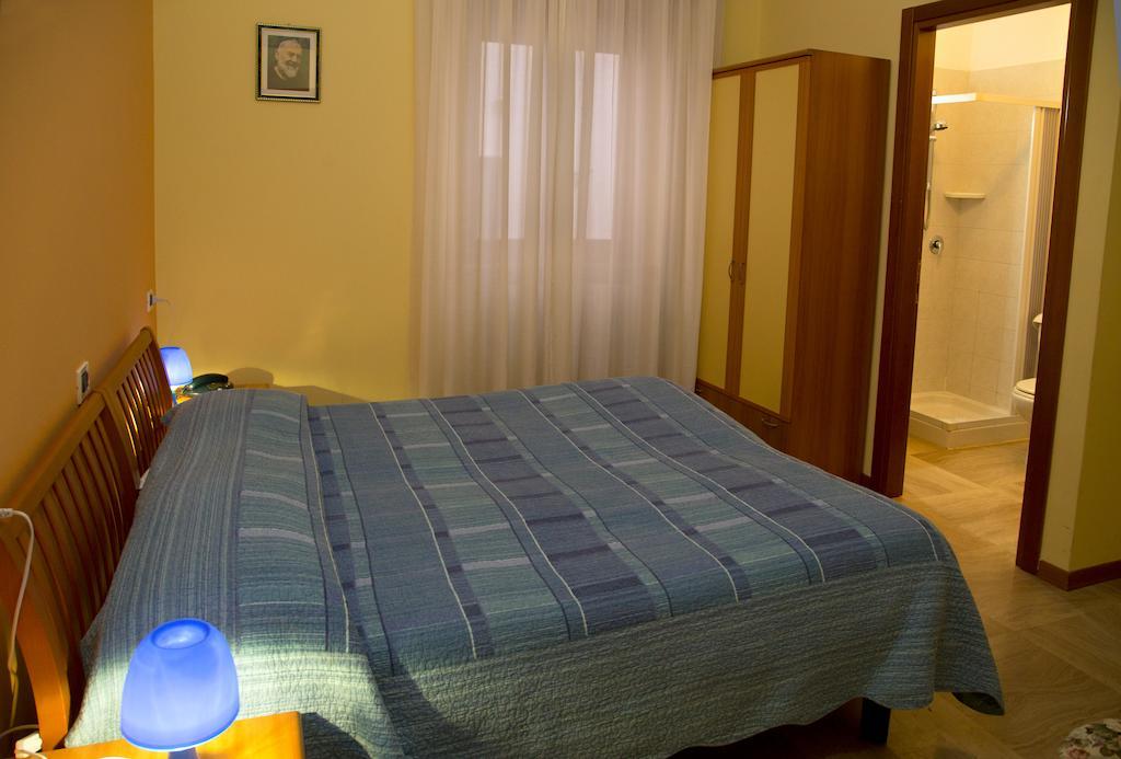 Camere Helios San Giovanni Rotondo Quarto foto